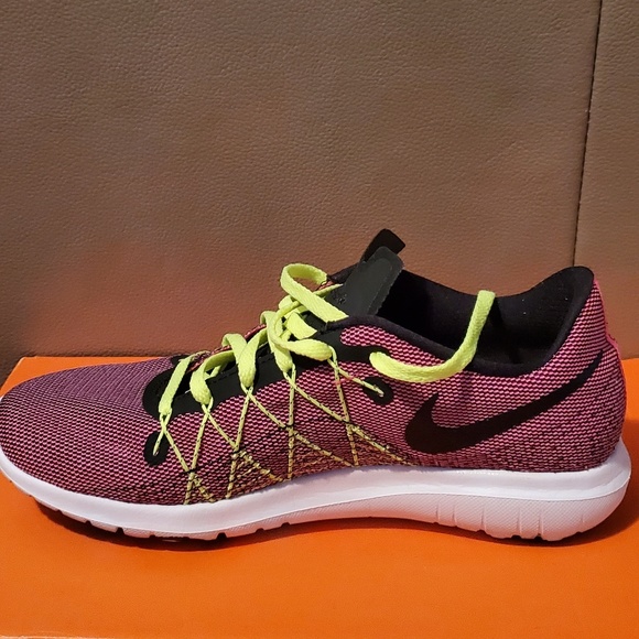 Nike Girls - Picture 5 of 5